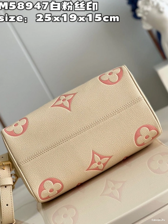 25 LOUIS VUITTON SPEEDY BANDOULIÈRE 0511